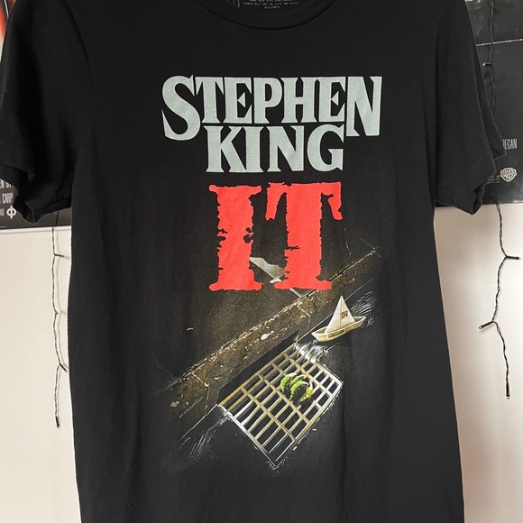 Stephen King IT Pennywise Horror Tee - Picture 2 of 4